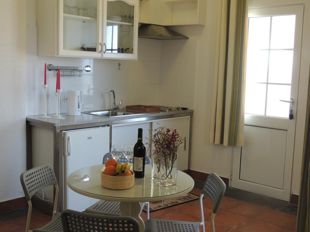 Studio Flat With Pool Funchal  Room photo