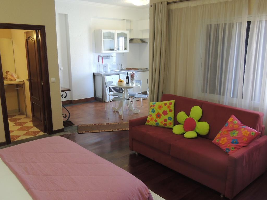 Studio Flat With Pool Funchal  Room photo
